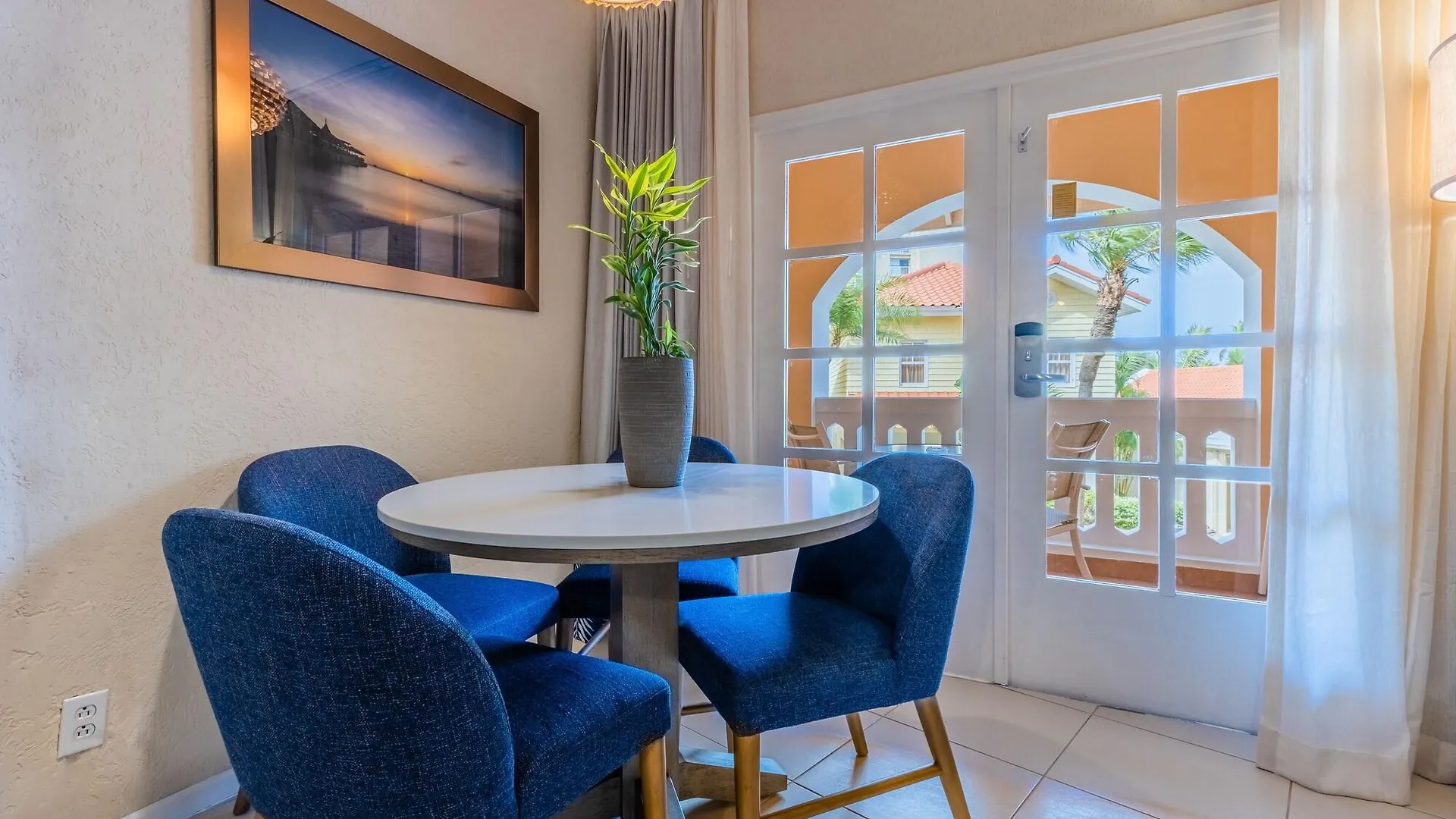 פאלם ביץ' Playa Linda Beach Resort