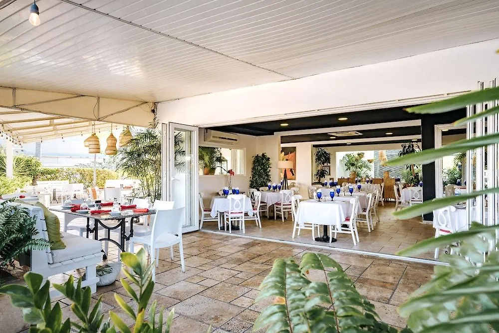 פאלם ביץ' Playa Linda Beach Resort