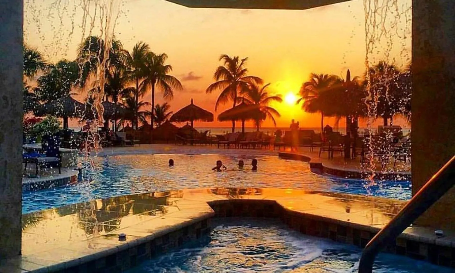 ***  פאלם ביץ' Playa Linda Beach Resort ארובה