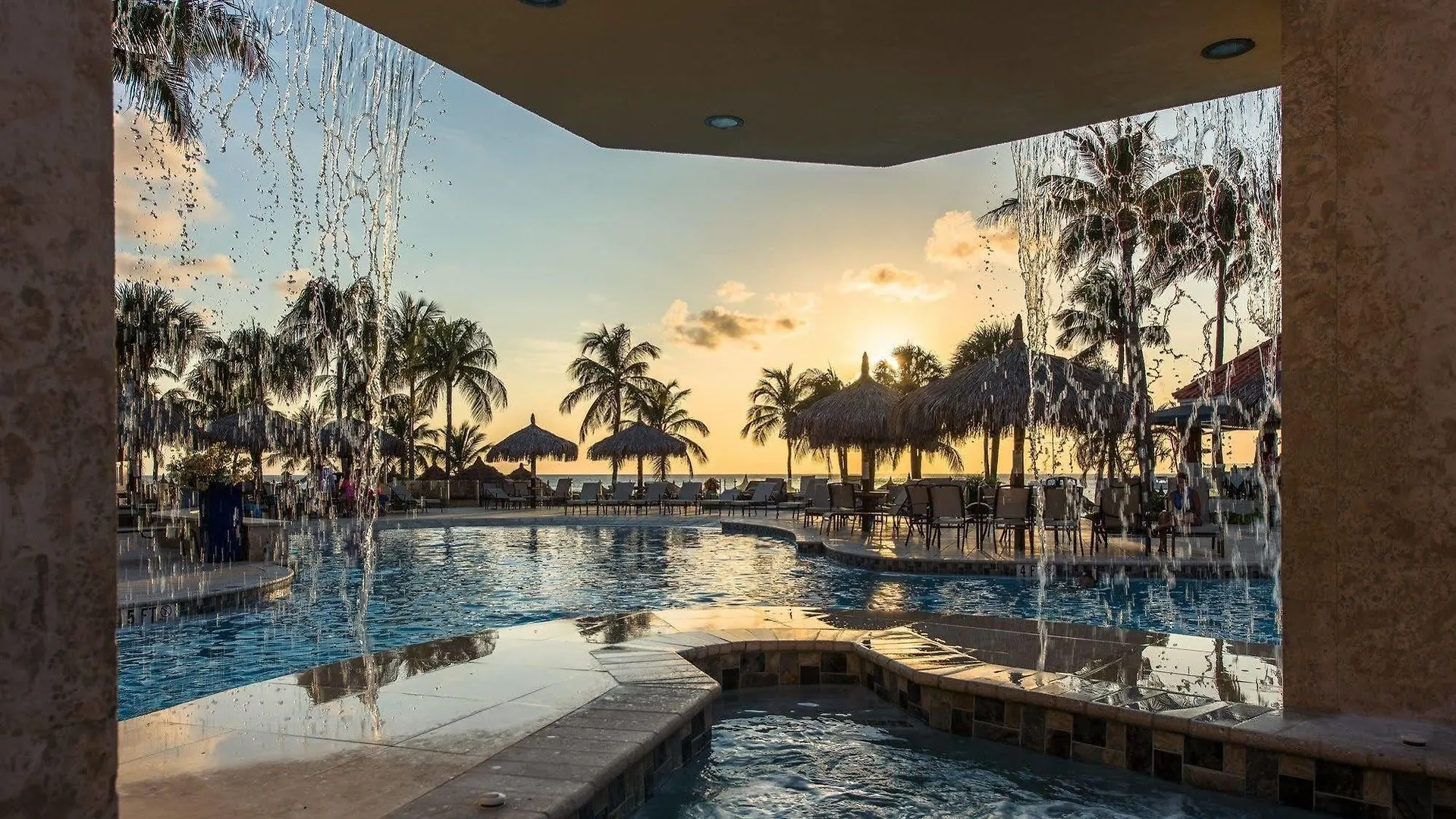 פאלם ביץ' Playa Linda Beach Resort 3*, פאלם ביץ' ארובה